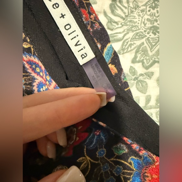 Alice + Olivia Off-Shoulder Floral Top - Picture 7 of 7